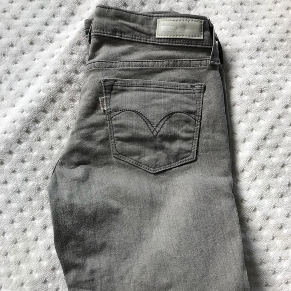 Levi’s Demi Curve Gray Jeans Size 5 - Picture 1 of 3